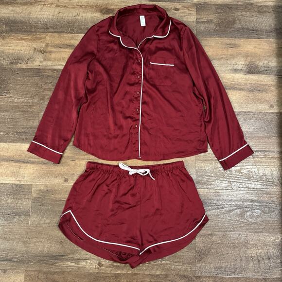 Stars Above Red Satin Long Sleeve Top Shorts Pajama Set Elegant Christmas Small - Picture 1 of 9